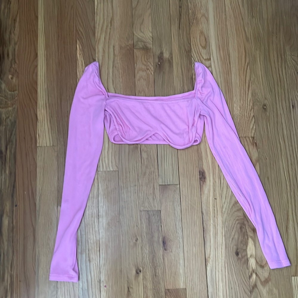 pink cropped top